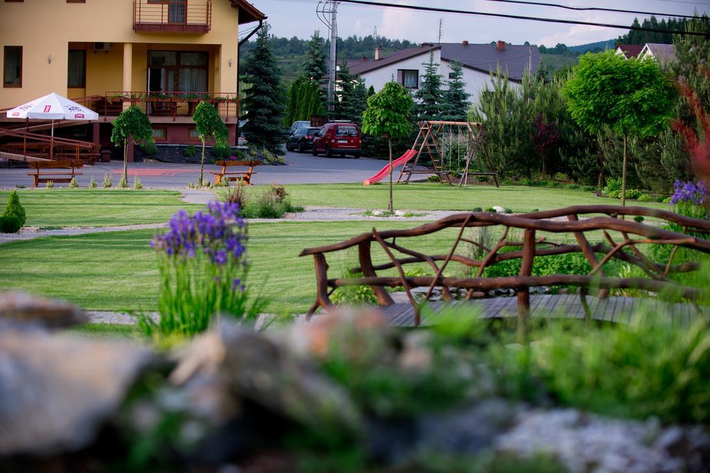 Hotel & Restauracja Okraglak Chęciny Exteriör bild