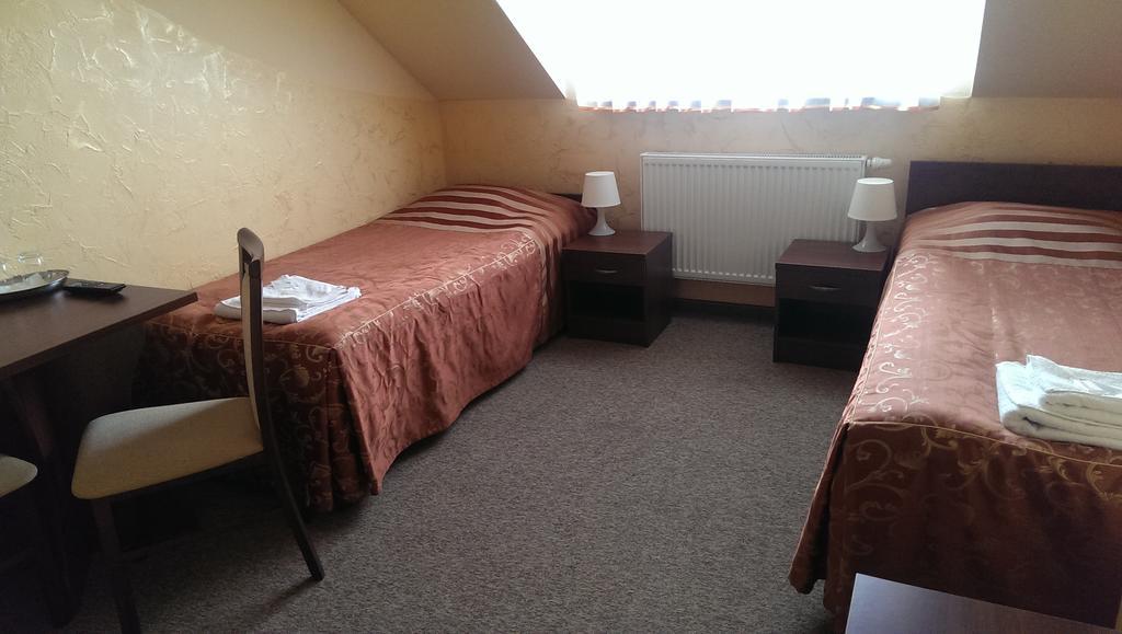 Hotel & Restauracja Okraglak Chęciny Rum bild